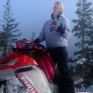 Meet your Posher, Annalee